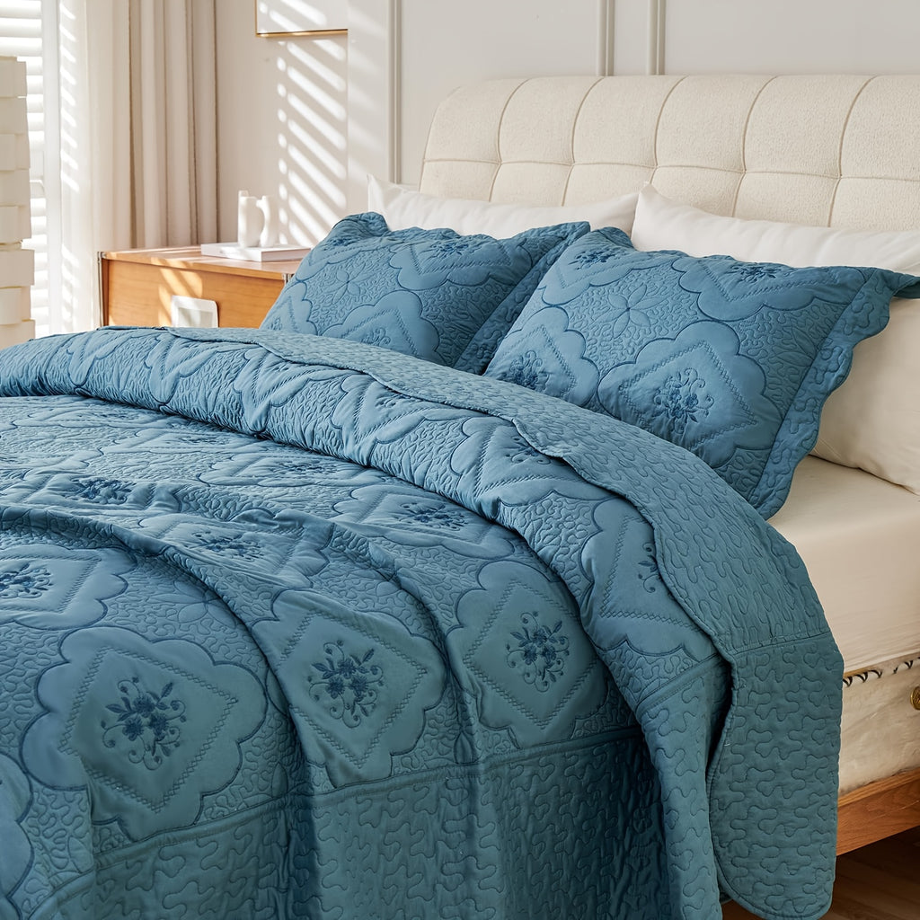 3pcs Exquisitely Crafted King/ Queen Size Quilted Bedspread Set with Intricate Floral Embroidery - 100% Polyester, Wrinkle - Resistant, Lightweight, Perfect for Adding A Touch of Elegance To Your Bedroom Decor