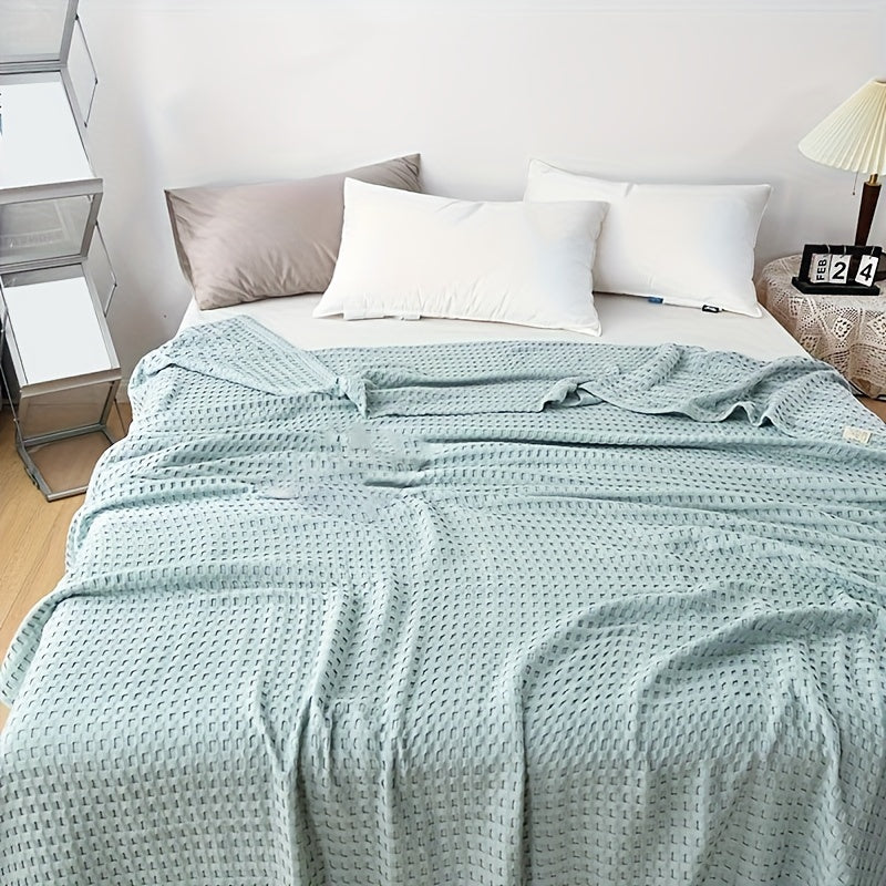 A Versatile Blanket Made of Pure Cotton with Multiple Layers, Featuring Waffle-Style Bed Sheets. Ideal for Use During Lunch Breaks, As an Air-Conditioning Blanket, in The Car, Or As a Summer Cooling Quilt. It'S Machine Washable