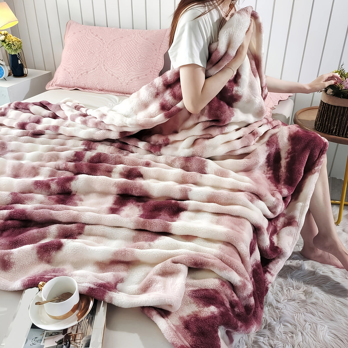 Soft & Warm Ultra-Soft Faux Rabbit Fur Tie-Dye Plush Throw Blanket - Reversible, Machine Washable for All Seasons, Perfect for Sofa, Bed, Living Room, Christmas,, 320GM Random Color
