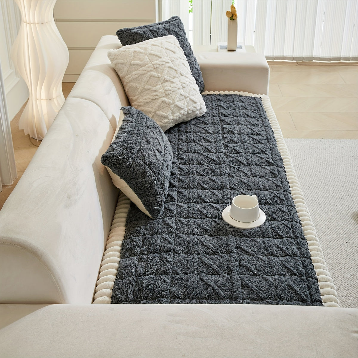 1pc Autumn And Winter Thick Bohemian Style Quilted Sofa Cover with Ruffles, Made Of One-piece Plush Fabric, Machine Washable, Suitable for Anti Slip Protection Of Pets, And Suitable for Decorating Armchairs to 4-seater Segmented Sofas
