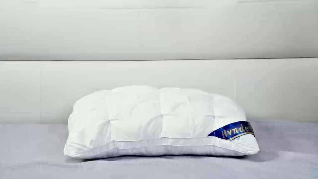 2 Luxury Hotel-quality Pillows, Queen/King Size, with High-resilience Plush Pillow Cores and Hypoallergenic Polyester Fabric. Soft and Comfortable, They Promote Deep Sleep and Are Suitable for Both Side and Back Sleepers. Cool and Breathable