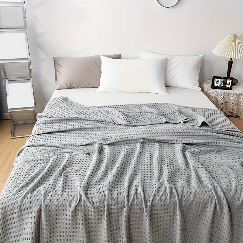 A Versatile Blanket Made of Pure Cotton with Multiple Layers, Featuring Waffle-Style Bed Sheets. Ideal for Use During Lunch Breaks, As an Air-Conditioning Blanket, in The Car, Or As a Summer Cooling Quilt. It'S Machine Washable