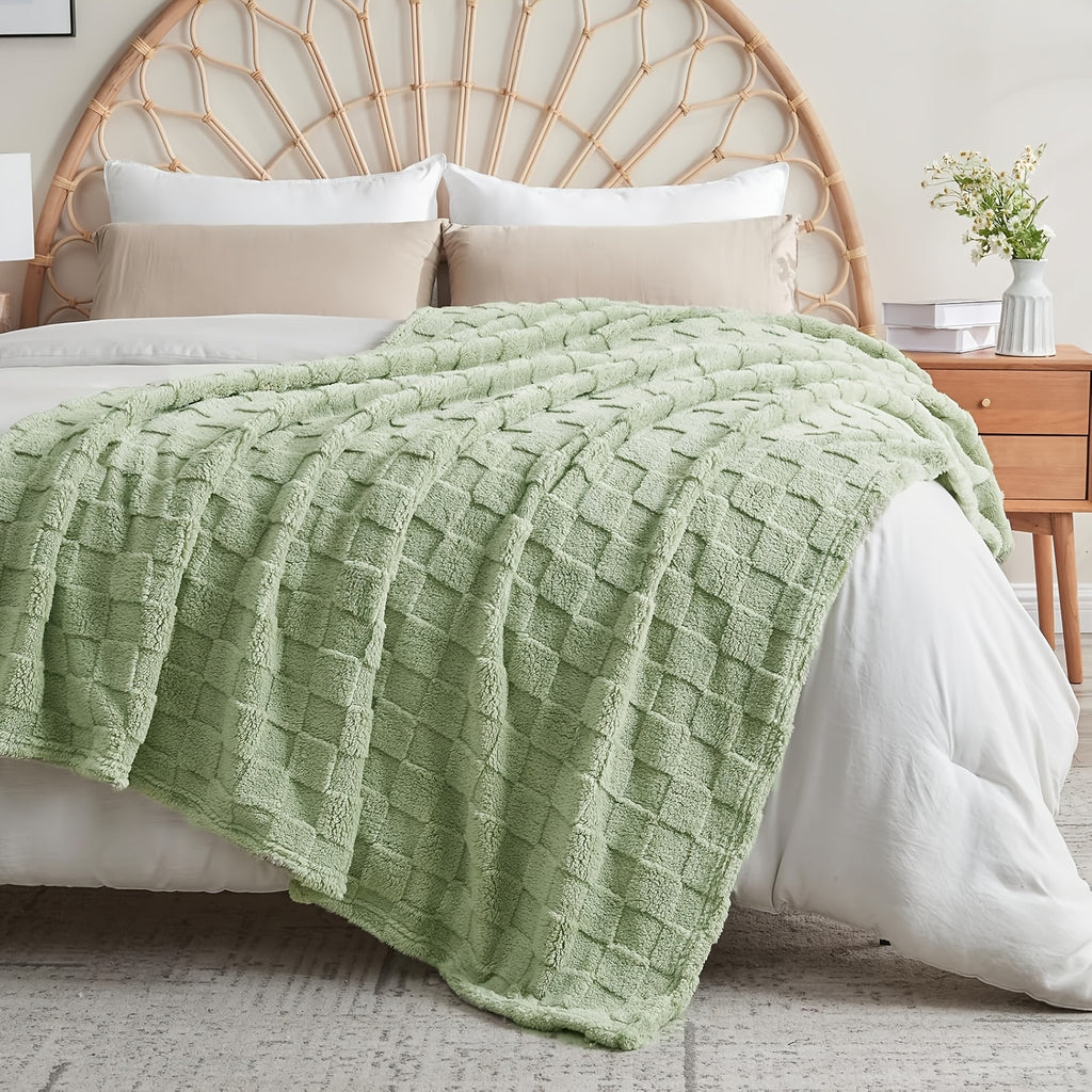 Checkered Fleece Throw Blanket, Soft Jacquard Microfiber Cover in Nine Colors and Three Sizes for Couch Lounging, Bedroom Layering and Cozy Holiday Gifts