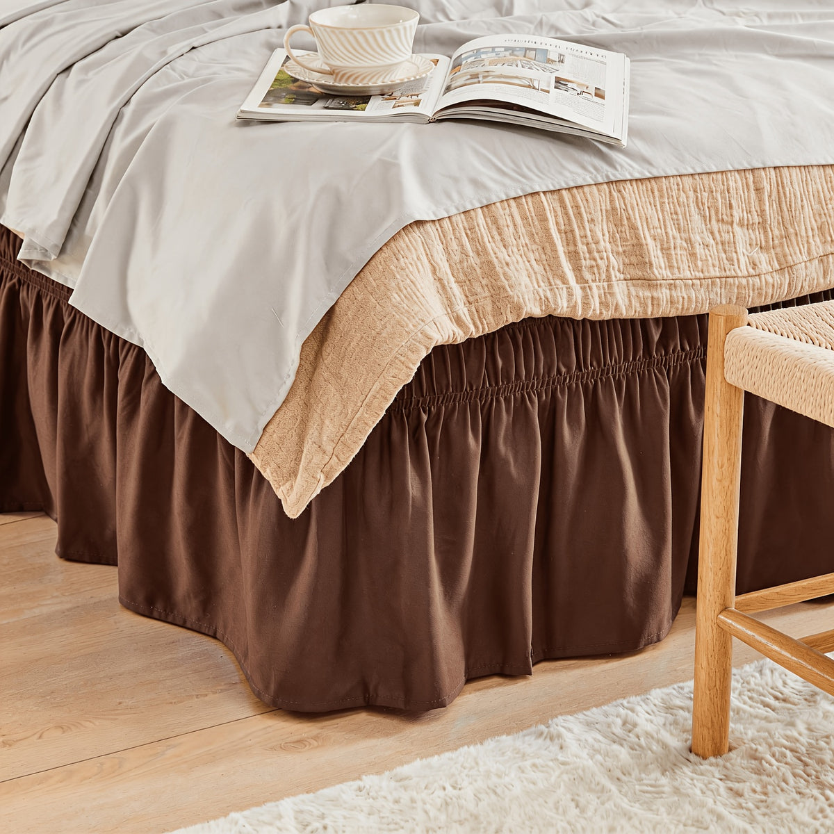 Leafy Bedding Queen Size Bed Skirt with Ruffle Trim - Adjustable Elastic Bed Ruffle, Microfiber Bedding Suitable for Twin/Full/Queen Beds, Machine Washable, Fade Resistant, Easy Fit Wrap Around Skirt, Traditional Style for or Rooms