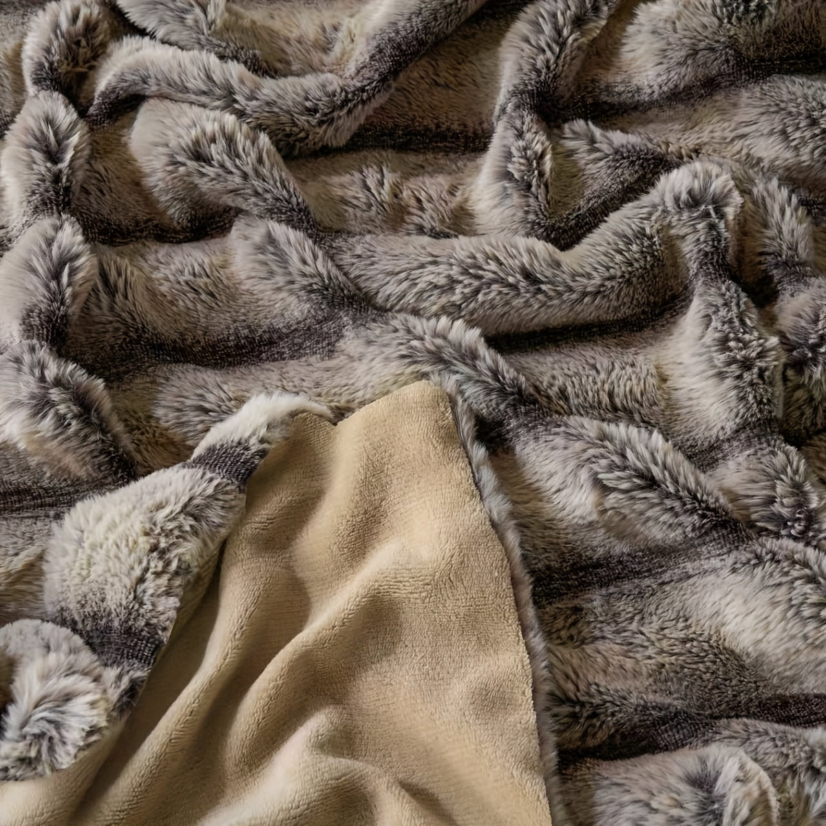 A Faux Rabbit Fleece Blanket, Double Layer Thickened, All Season, King/Queen Size, Winter Blankets Soft Warm, Throw For Adults Reversible Machine Washable Blanket, For Home, Car, Office, Travel, Couch Cover, Christmas, Halloween Gift, Birthday Gift