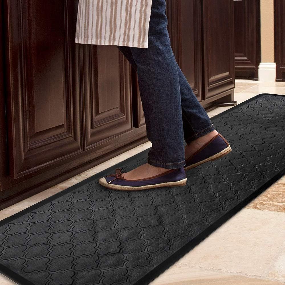 Extra-Large Cushioned Kitchen Mat Designed to Reduce Fatigue, Featuring a Non-Slip Surface. Ideal for Use in Kitchens, It Is And Suitable for Areas Like Standing Desks, Sinks, And Laundry Rooms, Available in Black