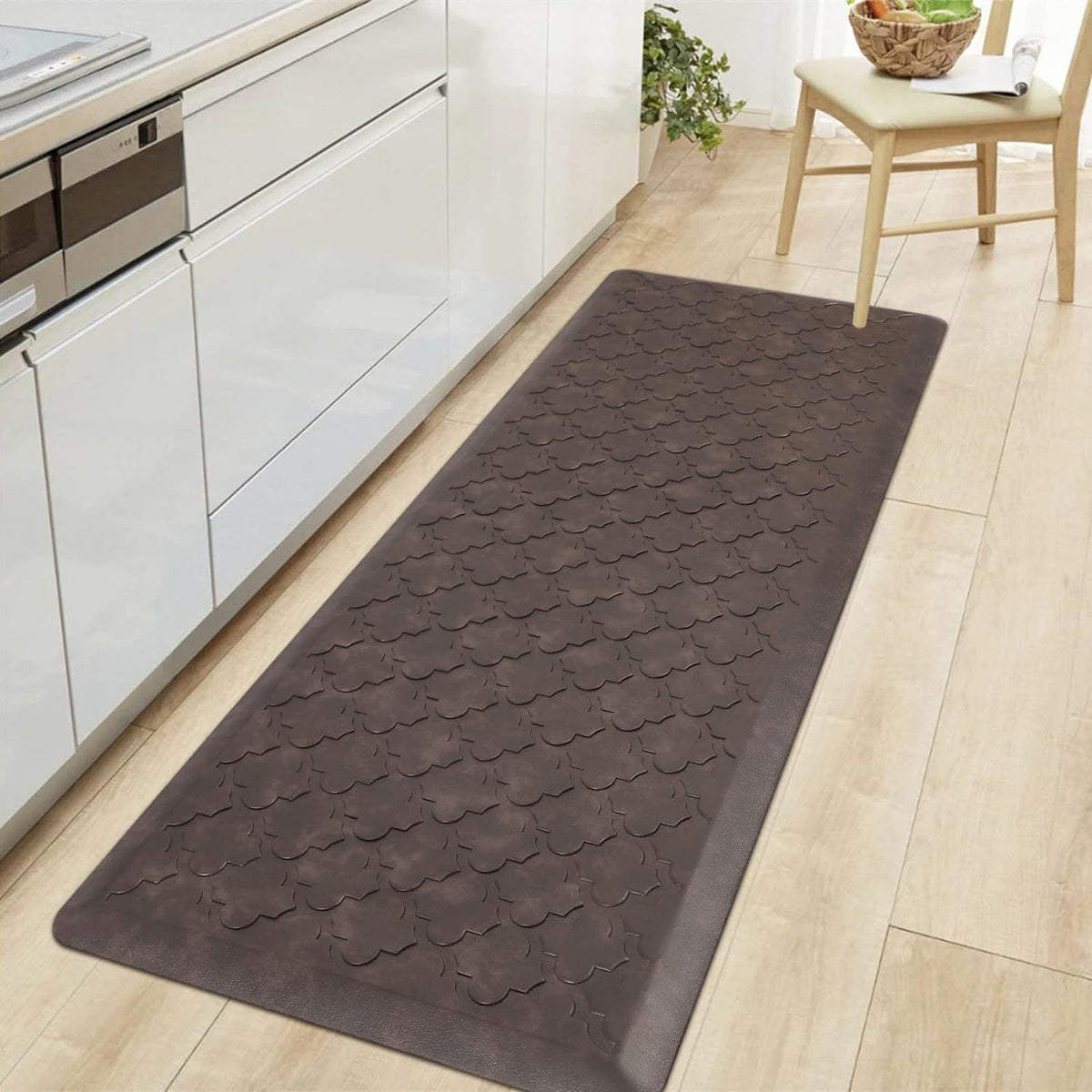 Extra-Large Cushioned Kitchen Mat Designed to Reduce Fatigue, Featuring a Non-Slip Surface. Ideal for Use in Kitchens, It Is And Suitable for Areas Like Standing Desks, Sinks, And Laundry Rooms, Available in Black