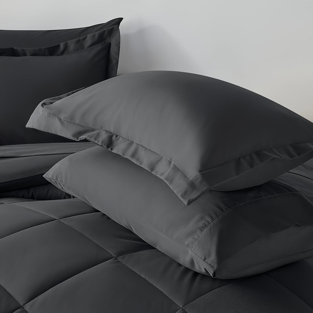 2/3pcs Luxury Comforter Set Warm & Soft & Breathable - Quilted Bedding With Fluffy Fill - Perfect For All Seasons With 1 Comforter And 1/2 Pillowcases-Random Color