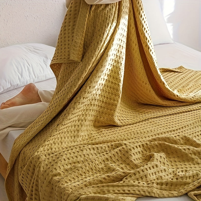 A Versatile Blanket Made of Pure Cotton with Multiple Layers, Featuring Waffle-Style Bed Sheets. Ideal for Use During Lunch Breaks, As an Air-Conditioning Blanket, in The Car, Or As a Summer Cooling Quilt. It'S Machine Washable