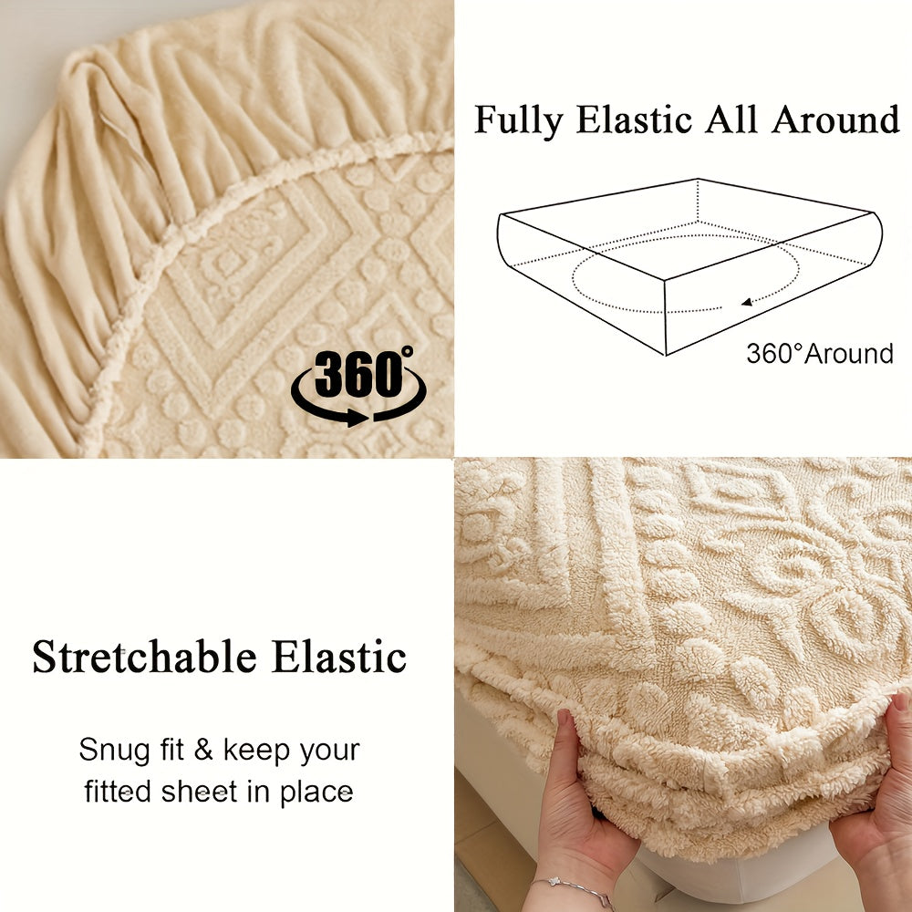 1pc a Fitted Sheet in Queen Or King Size, Made from Luxurious, Super Soft Flannel, Designed with a 12-Inch Deep Pocket, Perfect for Keeping Warm During Fall, Winter, And Spring. Pillowcases Are Not Included, But It Securely Fits Over The Mattress