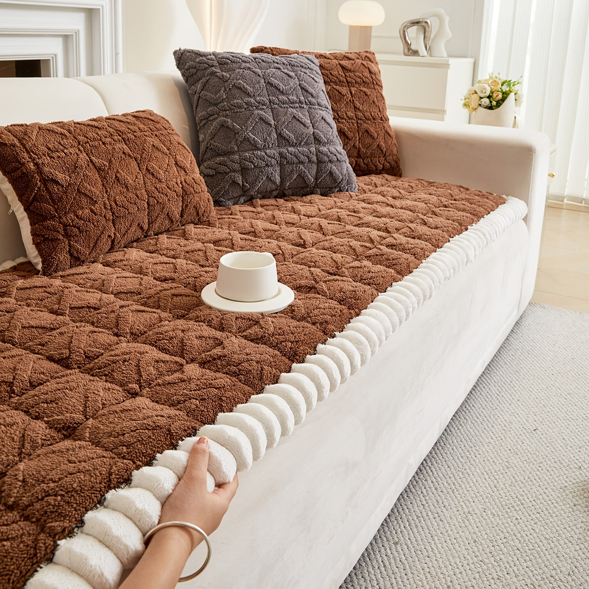 1pc Autumn And Winter Thick Bohemian Style Quilted Sofa Cover with Ruffles, Made Of One-piece Plush Fabric, Machine Washable, Suitable for Anti Slip Protection Of Pets, And Suitable for Decorating Armchairs to 4-seater Segmented Sofas