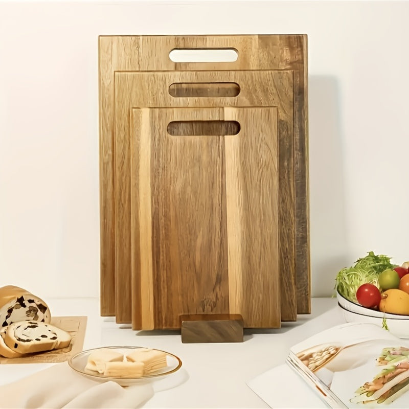 Large Kitchen Chopping Board Made of Acacia with Serrated Edges And a Non-Slip Base, Featuring a Solid Wood Design with Natural Grain, Durable And Easy to Maintain
