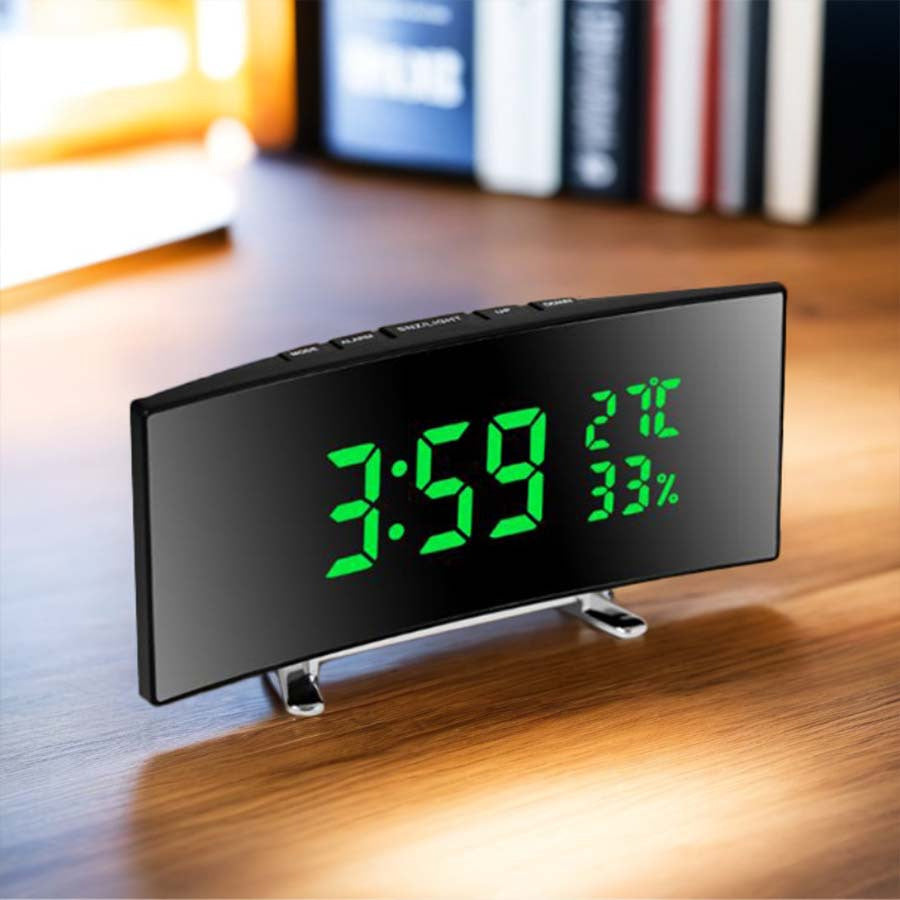 1pc 6.6-Inch Multifunctional LED Alarm Clock with Curved Large Screen Display - Desk Clock Can Show Time, Temperature, and Humidity, Plug-In Use/ Three-Section Seven Battery (Only Battery Use Screen Will Automatically Turn Off)