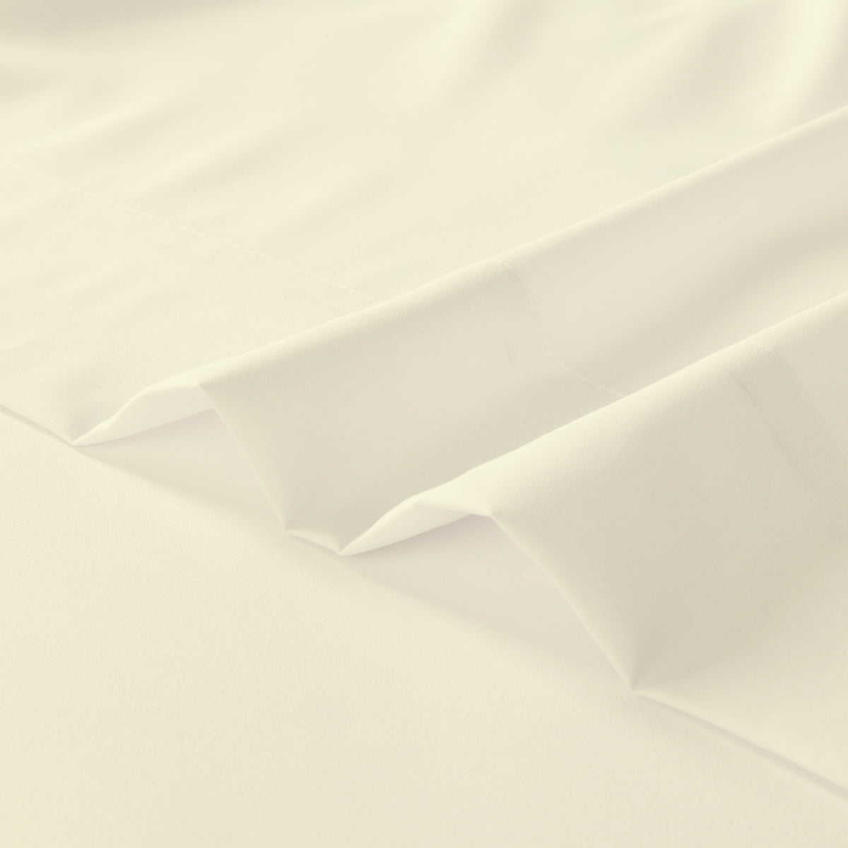 Hotel Grade 6 Piece Breathable Sheets Set 18" Deep Pockets - Easy Fit Twin Full Queen King Bed Sheets & Pillowcases, Microfiber, 100 GSM, All-Season Comfort, Machine Washable, Solid Color Bedding Accessories, Smooth Texture, Microfiber Fabric