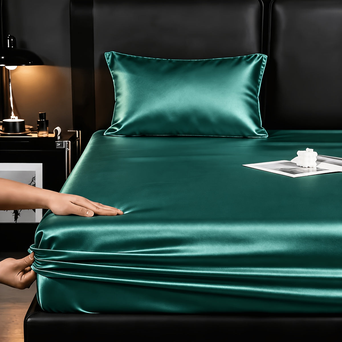 Luxury Satin Bedding Set, Cool And Breathable, Soft Satin Fitted Sheet, Five-Star Luxury Bedding, Twin(Fitted Sheet ×1+Pillowcase ×1), Full.Queen.King(Fitted Sheet ×1+Pillowcase ×2), Apartment, Bedroom, Guest Room, Halloween Christmas Gift