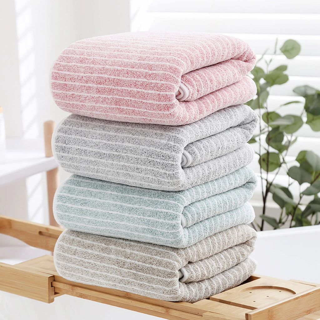 4/8pcs Set, Including One Oversized 41.34X78.74 Inch Star Striped Bath Towel And Three Small Square Towels 11.81X11.81 Inches. Made Of Highly Absorbent Coral, It Dries Quickly Without Shedding Hair. This Includes Beach Towels