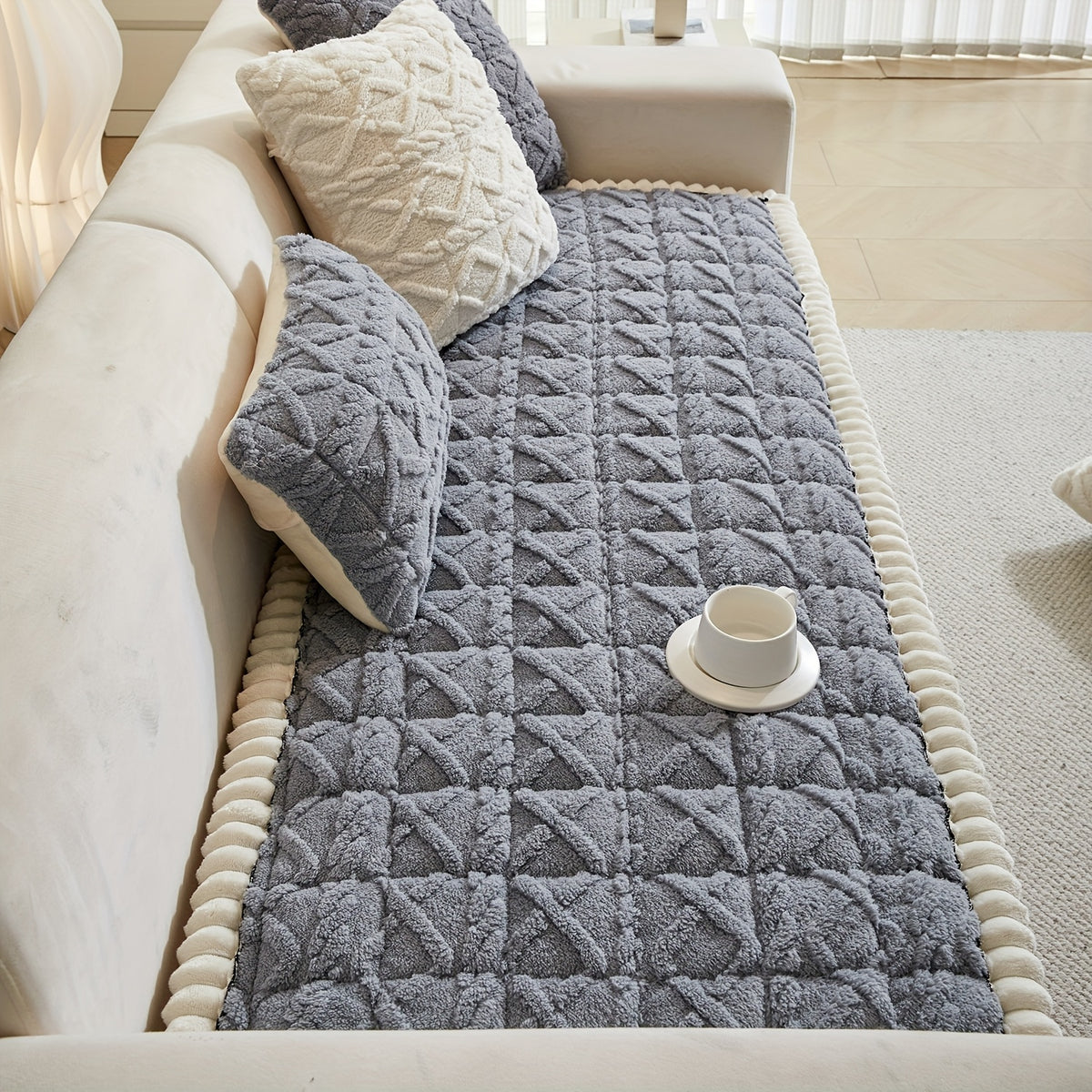 1pc Autumn And Winter Thick Bohemian Style Quilted Sofa Cover with Ruffles, Made Of One-piece Plush Fabric, Machine Washable, Suitable for Anti Slip Protection Of Pets, And Suitable for Decorating Armchairs to 4-seater Segmented Sofas