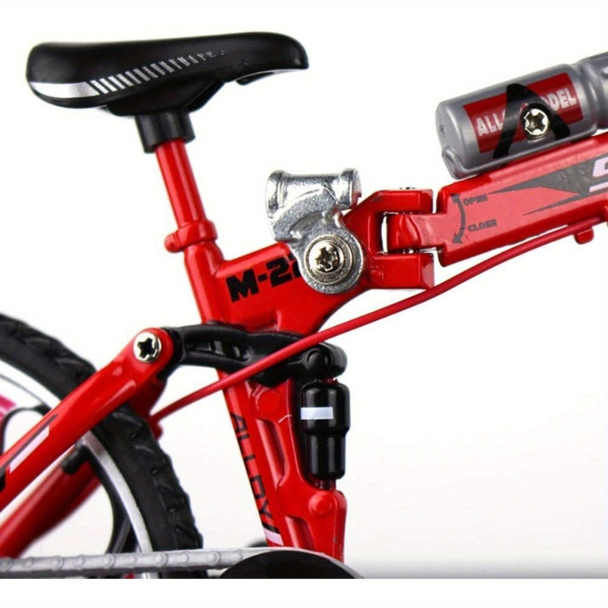 1:8 Scale Alloy Mountain Bike Model, Foldable, Available in Three Colors, Suitable as a Holiday Gift for Family, Friends, Classmates, and Colleagues for Christmas and New Year, Home, Bedroom, Living Room, and Office Decorative Craft