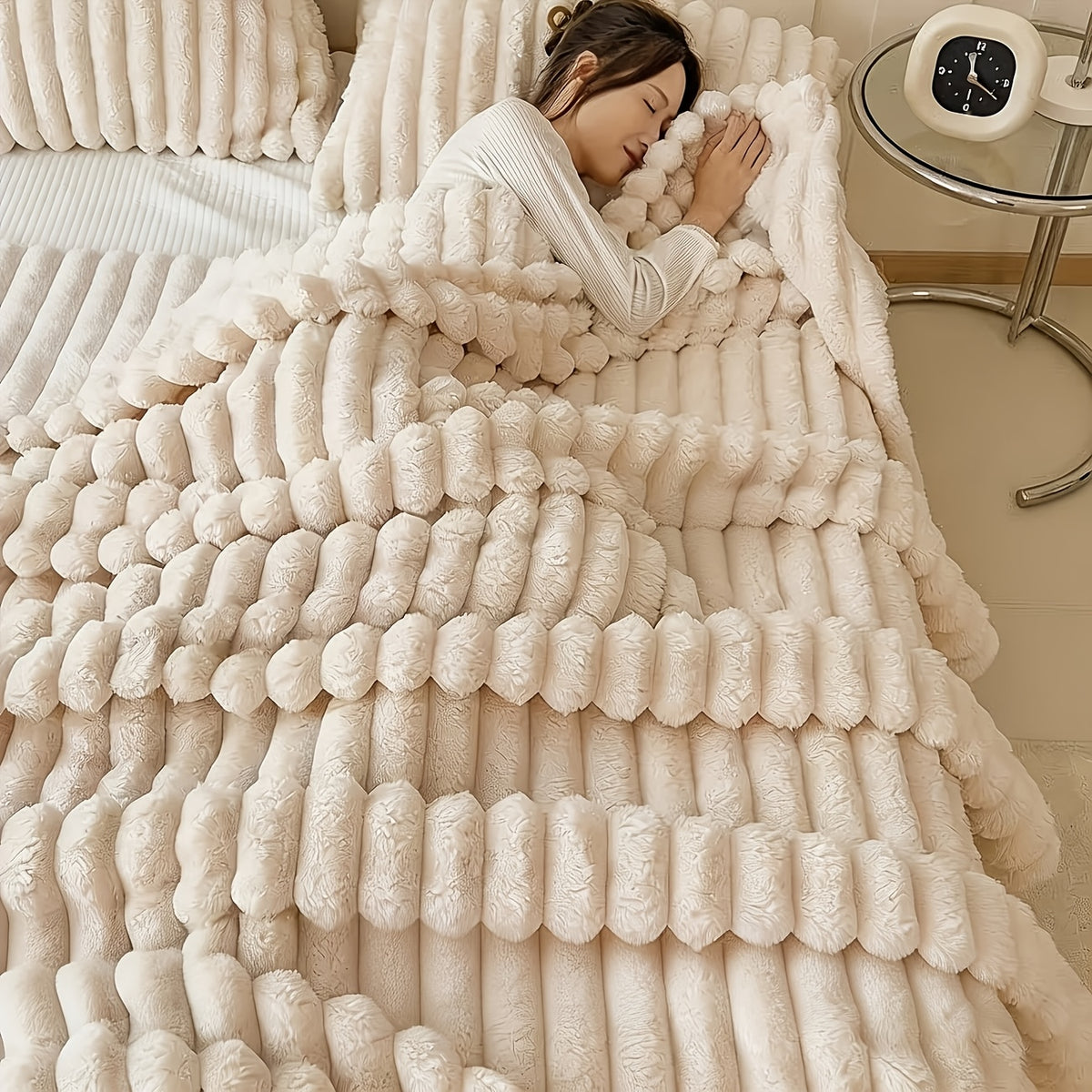 1pc Ultra-Soft 3-D Ribbed Faux Fur Flannel Blanket for Bed, Couch, Sofa, Nap Blanket Air Conditioning Blanket Office Outdoor Camping Blanket for All Seasons, Cozy Throw, High Quality Fleece, All Season Blanket, Gift Ideas for Friends&Family