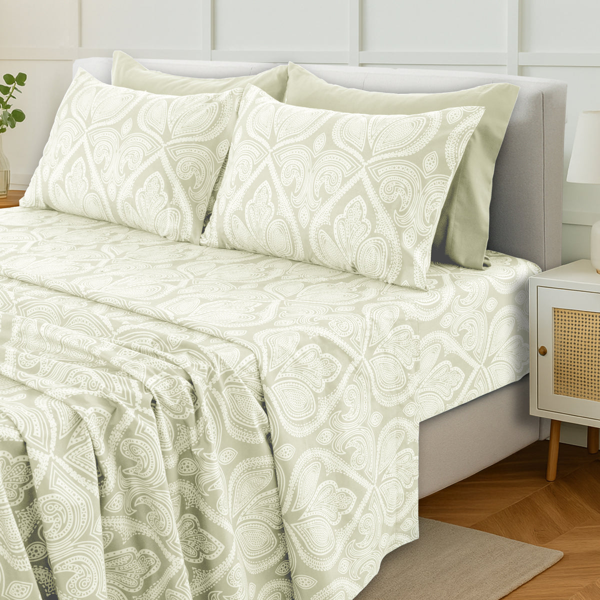 Hannah Bedding Paisley Sheet Set – 4/6-Piece Soft 100% polyester Bed Sheets, Wrinkle-Free & Luxurious – Includes Deep Pocket Fitted Sheet, Flat Sheet & Pillowcases – Available in 6 Sizes & Multiple Colors
