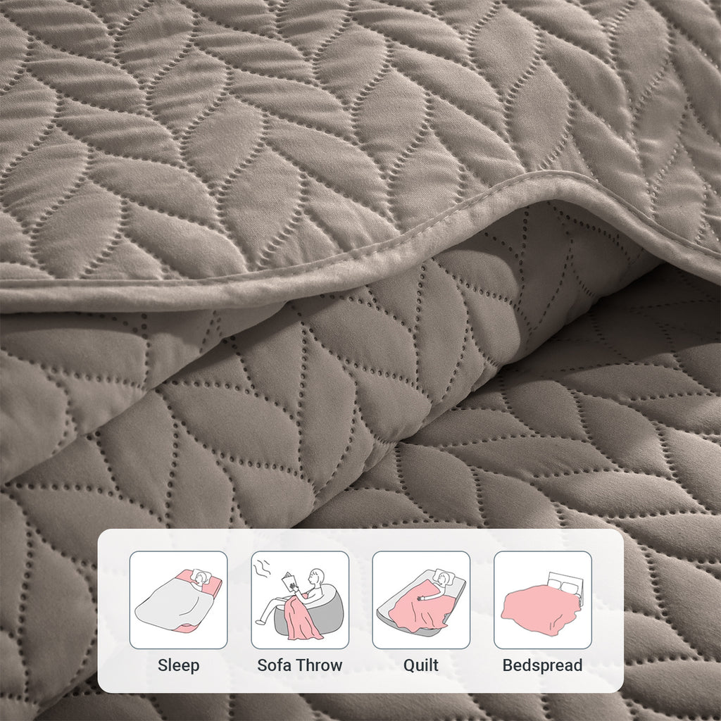 Lightweight Quilted Bedspread – Soft and Breathable Quilt Set, All Season Microfiber Bedding, Modern Style Soft Bedding Set, Twin, Full / Queen, King Sizes, Machine Washable Halloween Christmas