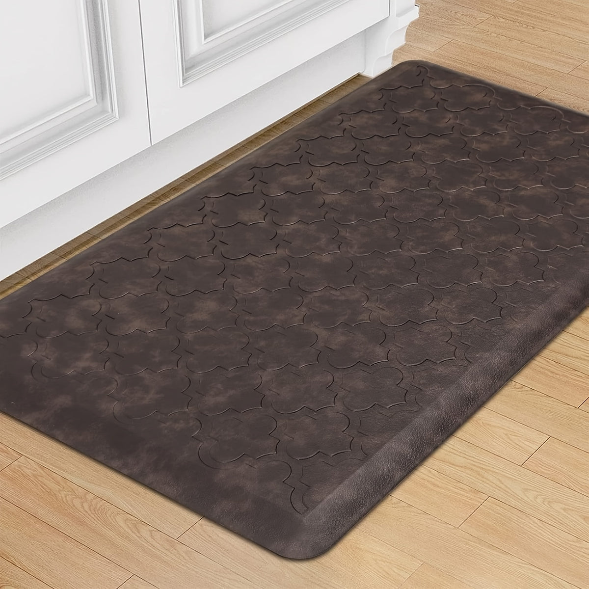 Extra-Large Cushioned Kitchen Mat Designed to Reduce Fatigue, Featuring a Non-Slip Surface. Ideal for Use in Kitchens, It Is And Suitable for Areas Like Standing Desks, Sinks, And Laundry Rooms, Available in Black