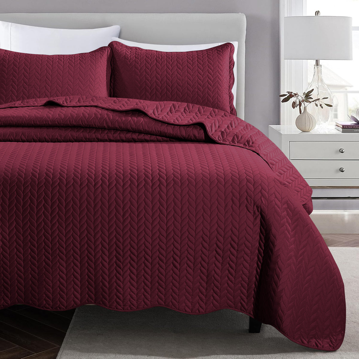 Lightweight Quilted Bedspread – Soft and Breathable Quilt Set, All Season Microfiber Bedding, Modern Style Soft Bedding Set, Twin, Full / Queen, King Sizes, Machine Washable Halloween Christmas