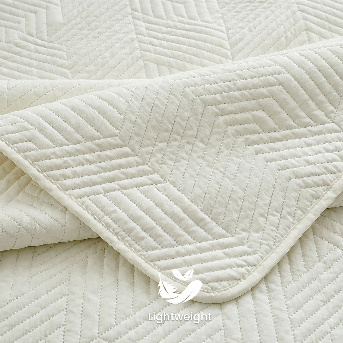 Lightweight Quilted Comforter -1pc Soft And Breathable White Bedspread, Modern Style Coin Pattern Quilt, Air-conditioned Quilt, Holiday Gifts For Family And Friends, Five-Star Hotel Sleep Experience-Excludes PillowcasesAll Seasons