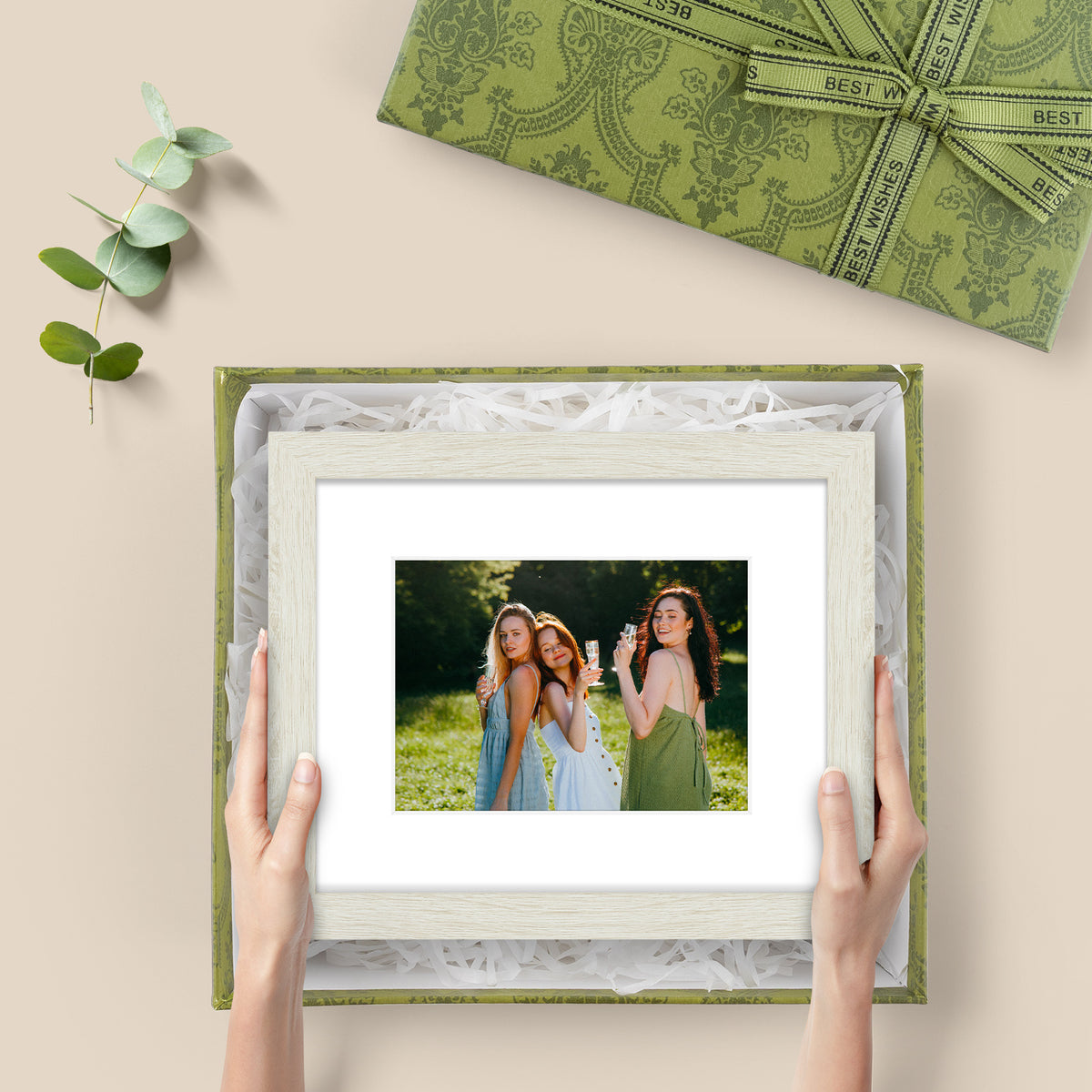 6 Packs 6x8/8x10/9x12/11x14/16x20 Picture Frames Set, Engineered Wood Gallery Wall Frame Set with Plexiglass - Wall Mounting or Tabletop Display