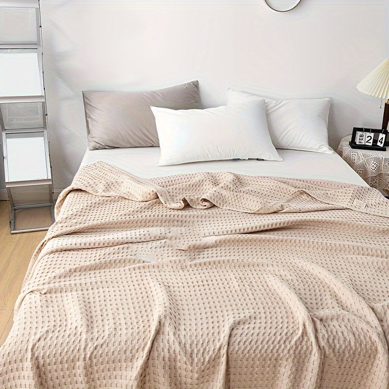 A Versatile Blanket Made of Pure Cotton with Multiple Layers, Featuring Waffle-Style Bed Sheets. Ideal for Use During Lunch Breaks, As an Air-Conditioning Blanket, in The Car, Or As a Summer Cooling Quilt. It'S Machine Washable