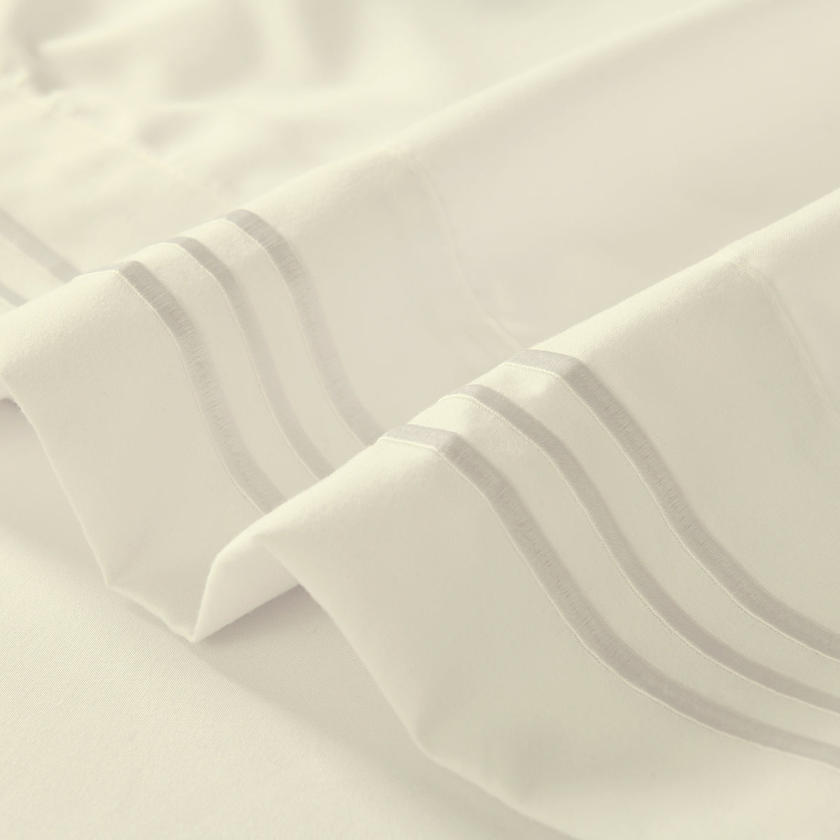 Hotel Grade 6 Piece Breathable Sheets Set 18" Deep Pockets - Easy Fit Twin Full Queen King Bed Sheets & Pillowcases, Microfiber, 100 GSM, All-Season Comfort, Machine Washable, Solid Color Bedding Accessories, Smooth Texture, Microfiber Fabric
