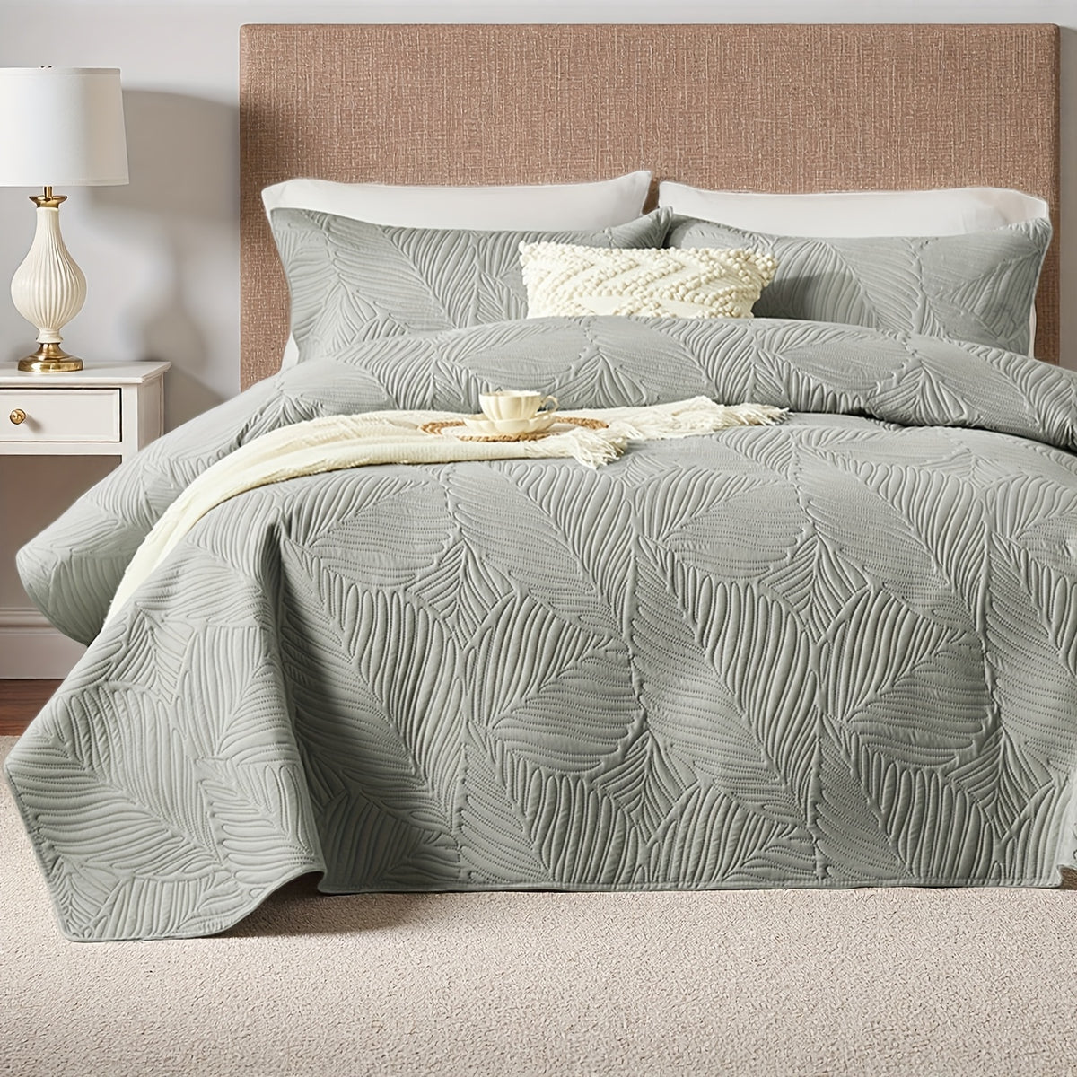 2/3pcs Quilt Set Bedspreads Queen Size - Soft & Refreshing Quilt Lightweight Microfiber Bedspread(1 Quilt, 1 Or 2 Pillow Cases) - Modern Style Coin Pattern Coverlet For All Seasons - Family Gift Set, Multiple Colors Plus Random Color Available