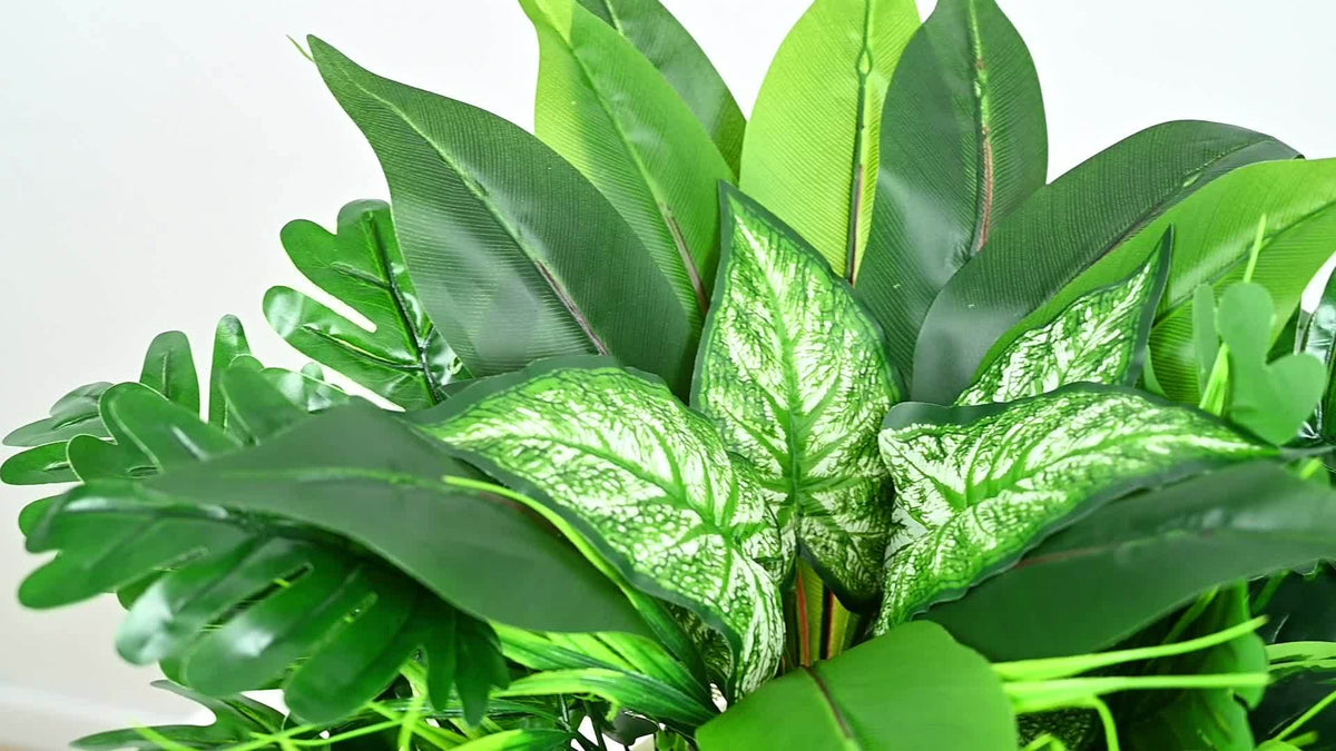 Outdoor Boxwood Greenery Stems, 18-Pack UV-Protected Artificial Plastic Foliage for Porch Planters, Window Boxes, Hanging Displays and Farmhouse Wedding Decor