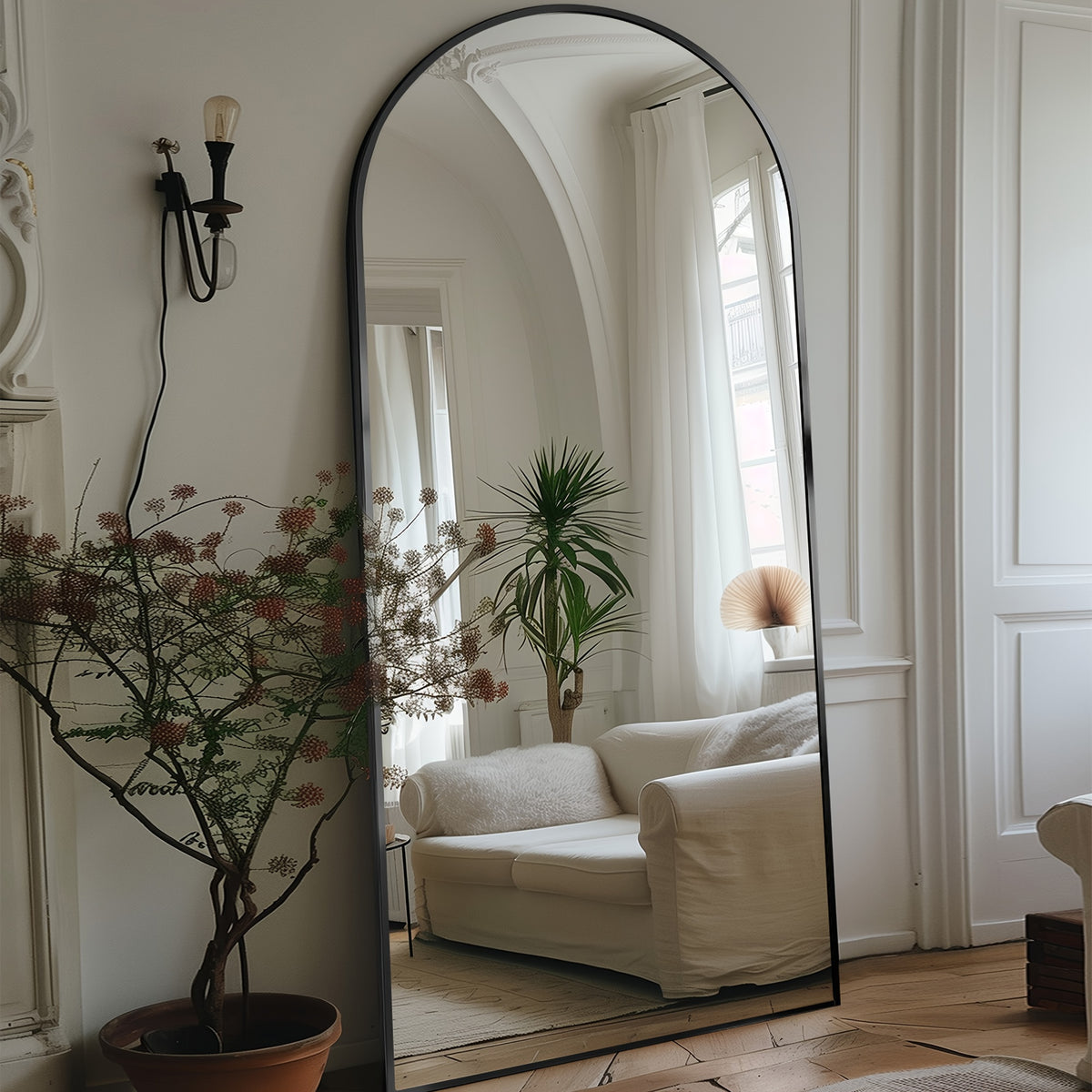 A Full-Length Mirror Measuring 59"X18", 64"X21", Or 68"X26" in an Arched Design, Suitable for Freestanding Use. This Full-Body Mirror with a Stand Is Perfect for Bedrooms, And It Can Also Be Mounted for Use in Living Rooms Or Cloakrooms