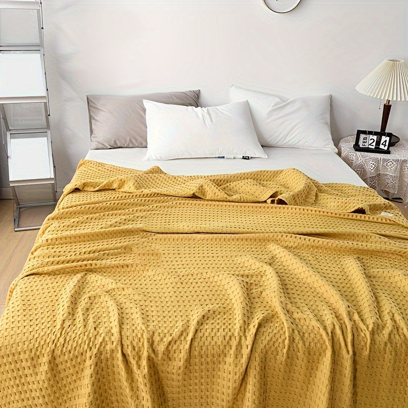 A Versatile Blanket Made of Pure Cotton with Multiple Layers, Featuring Waffle-Style Bed Sheets. Ideal for Use During Lunch Breaks, As an Air-Conditioning Blanket, in The Car, Or As a Summer Cooling Quilt. It'S Machine Washable