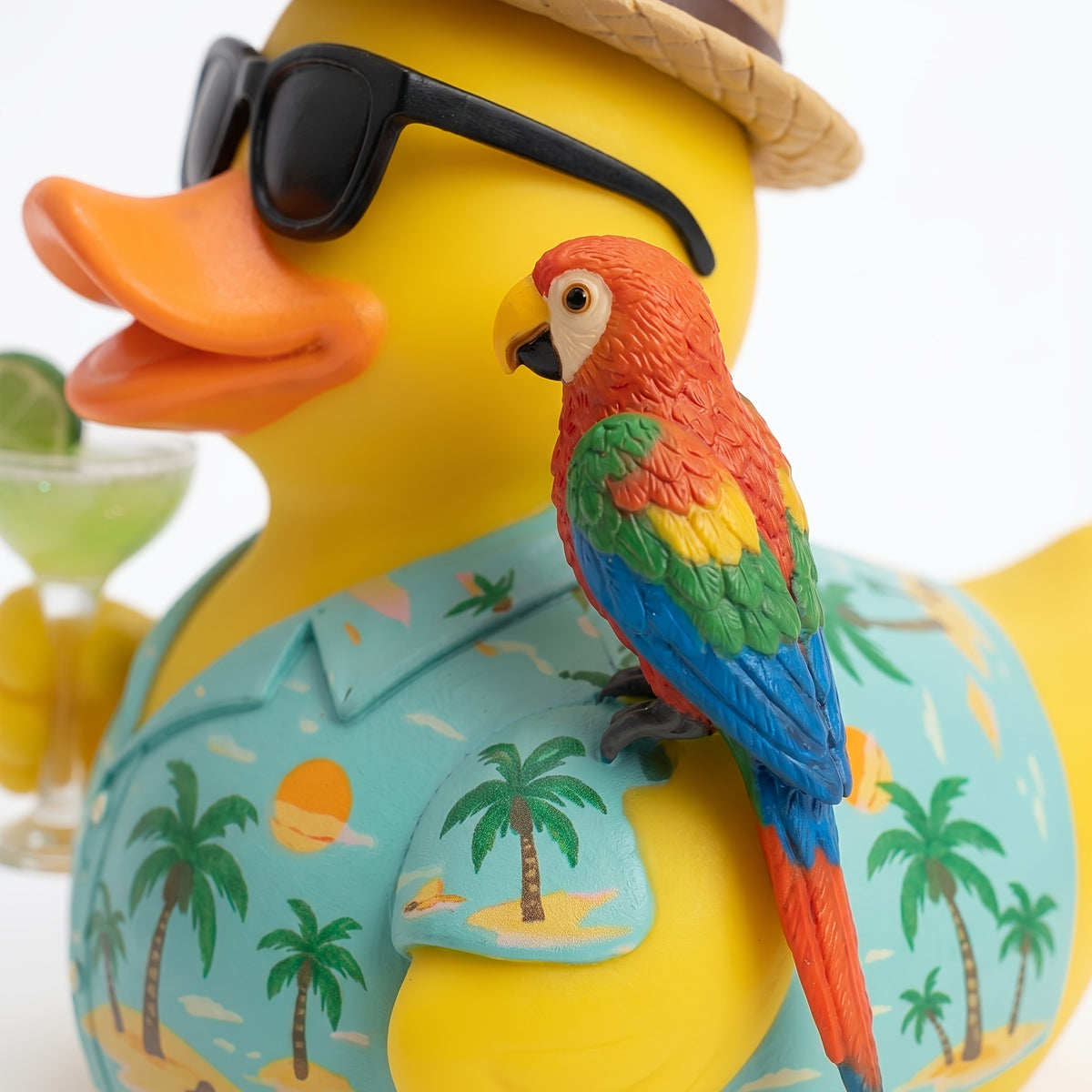 Cocktail Beach Duck, Special Summer Edition. Exquisite Craft Ornament. Perfect for Outdoor Scenes, Pool Parties, Beach Parties, Hawaiian Styles Seaside Vacations. Ideal Decor for Summer-Themed Shoots And Thoughtful Seasonal Gifts