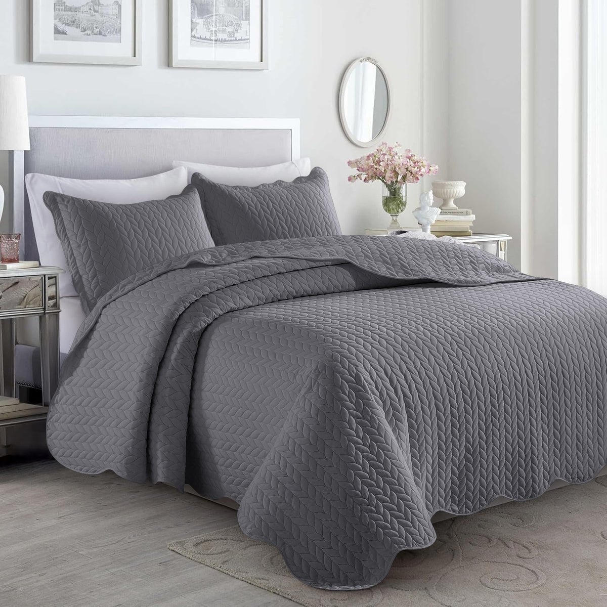 Lightweight Quilted Bedspread – Soft and Breathable Quilt Set, All Season Microfiber Bedding, Modern Style Soft Bedding Set, Twin, Full / Queen, King Sizes, Machine Washable Halloween Christmas