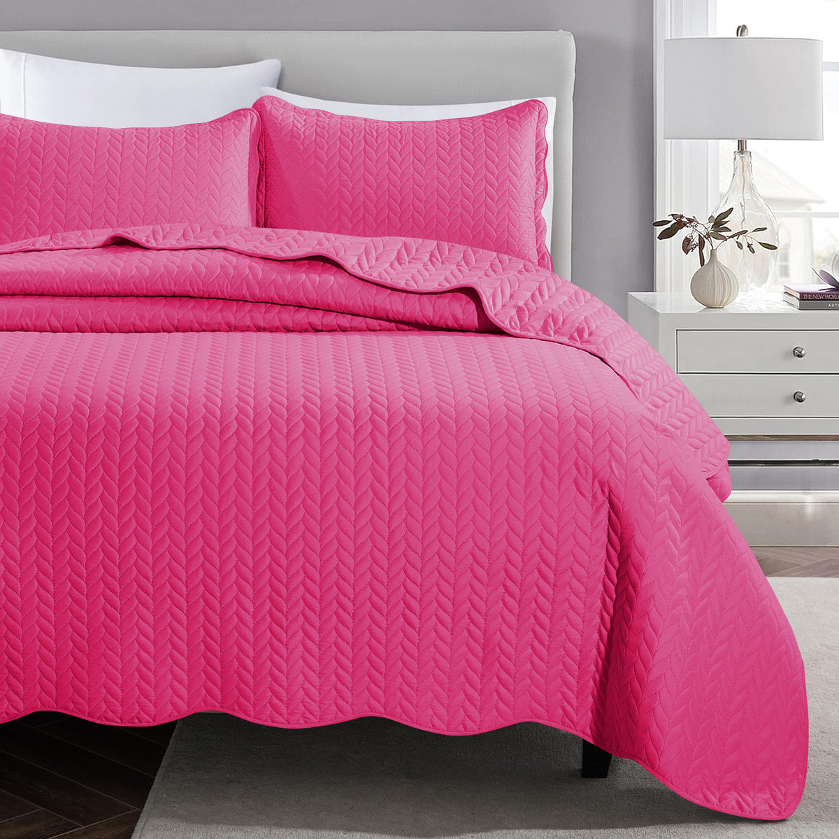 Lightweight Quilted Bedspread – Soft and Breathable Quilt Set, All Season Microfiber Bedding, Modern Style Soft Bedding Set, Twin, Full / Queen, King Sizes, Machine Washable Halloween Christmas