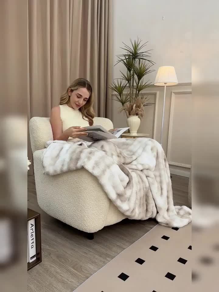 Soft & Warm Ultra-Soft Faux Rabbit Fur Tie-Dye Plush Throw Blanket - Reversible, Machine Washable for All Seasons, Perfect for Sofa, Bed, Living Room, Christmas,, 320GM Random Color