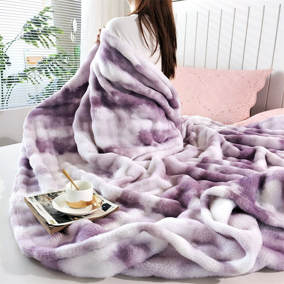 Soft & Warm Ultra-Soft Faux Rabbit Fur Tie-Dye Plush Throw Blanket - Reversible, Machine Washable for All Seasons, Perfect for Sofa, Bed, Living Room, Christmas,, 320GM Random Color