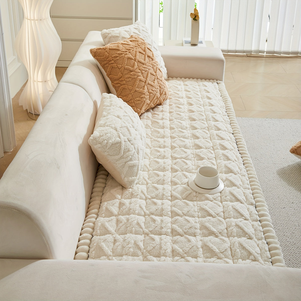 1pc Autumn And Winter Thick Bohemian Style Quilted Sofa Cover with Ruffles, Made Of One-piece Plush Fabric, Machine Washable, Suitable for Anti Slip Protection Of Pets, And Suitable for Decorating Armchairs to 4-seater Segmented Sofas