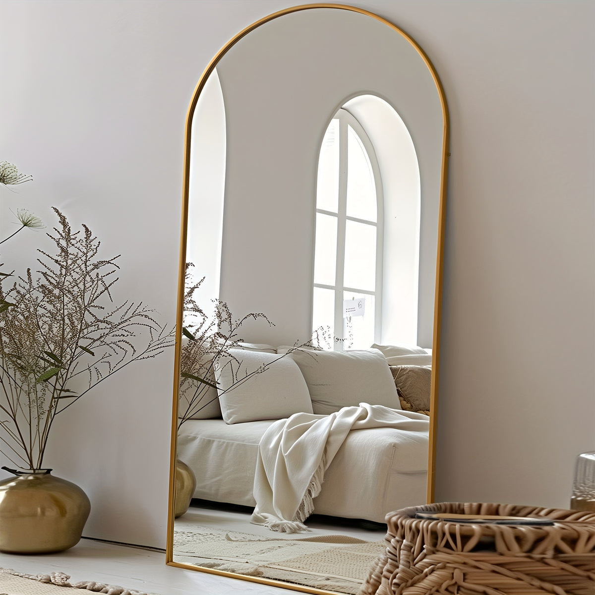 A Full-Length Mirror Measuring 59"X18", 64"X21", Or 68"X26" in an Arched Design, Suitable for Freestanding Use. This Full-Body Mirror with a Stand Is Perfect for Bedrooms, And It Can Also Be Mounted for Use in Living Rooms Or Cloakrooms