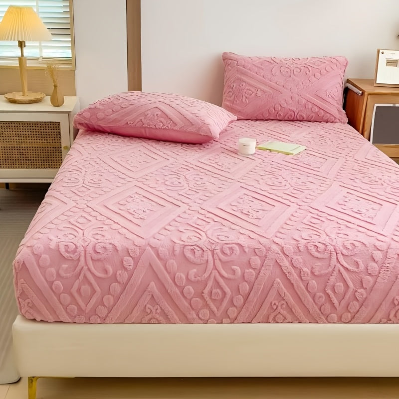 2025 Model, European-style Taff Velvet Bed Cover Thickened Warm Mattress Protective Cover Bed Cover, Suitable for Home And Dormitory Use, Autumn And Winter Velvet Style for Warmth, Christmas And Halloween Gift