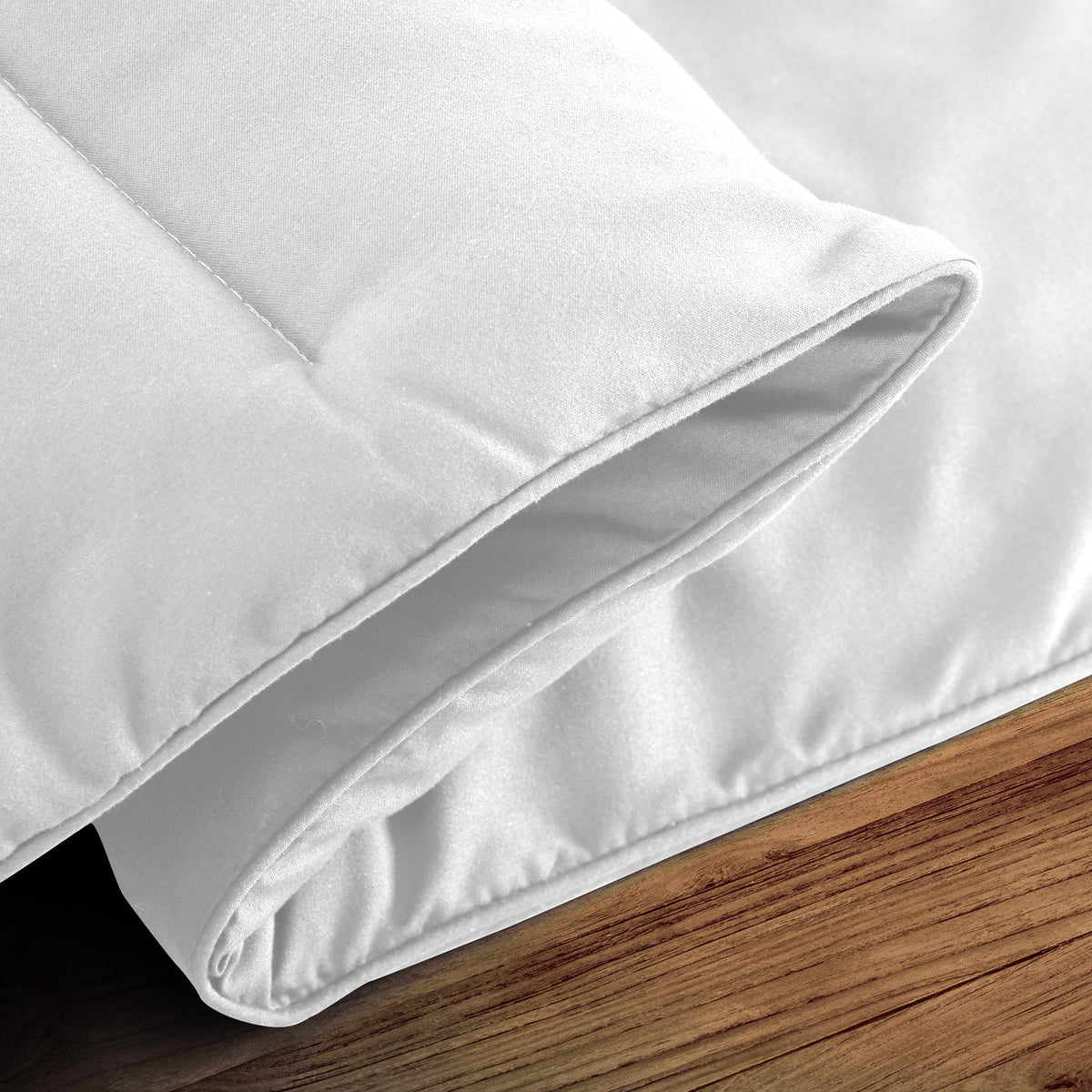 Lux Decor Comforter - All Season Quilt Comforter For Summer Sleeping With Corner Tabs - Soft, Breathable Versatile Bedding & Bedroom Decor - Luxurious Box Stitching