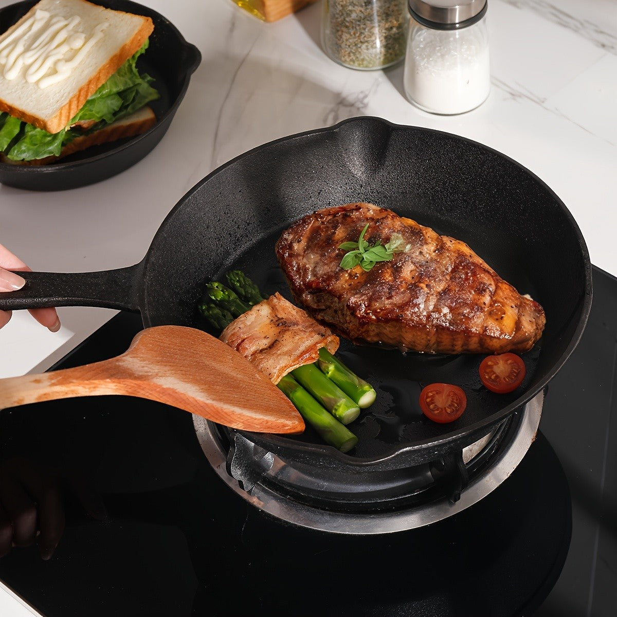Cast Iron Skillet, Cast Iron Frying Pan Uncoated Set, Frying Pan with Drip Spout, Heavy Duty Pan Cookware, Household Pans, Kitchen Accessories, Home Cooking, Suitable for Frying, Stir-Frying, Cooking, Baking, Camping Gear And Equipment