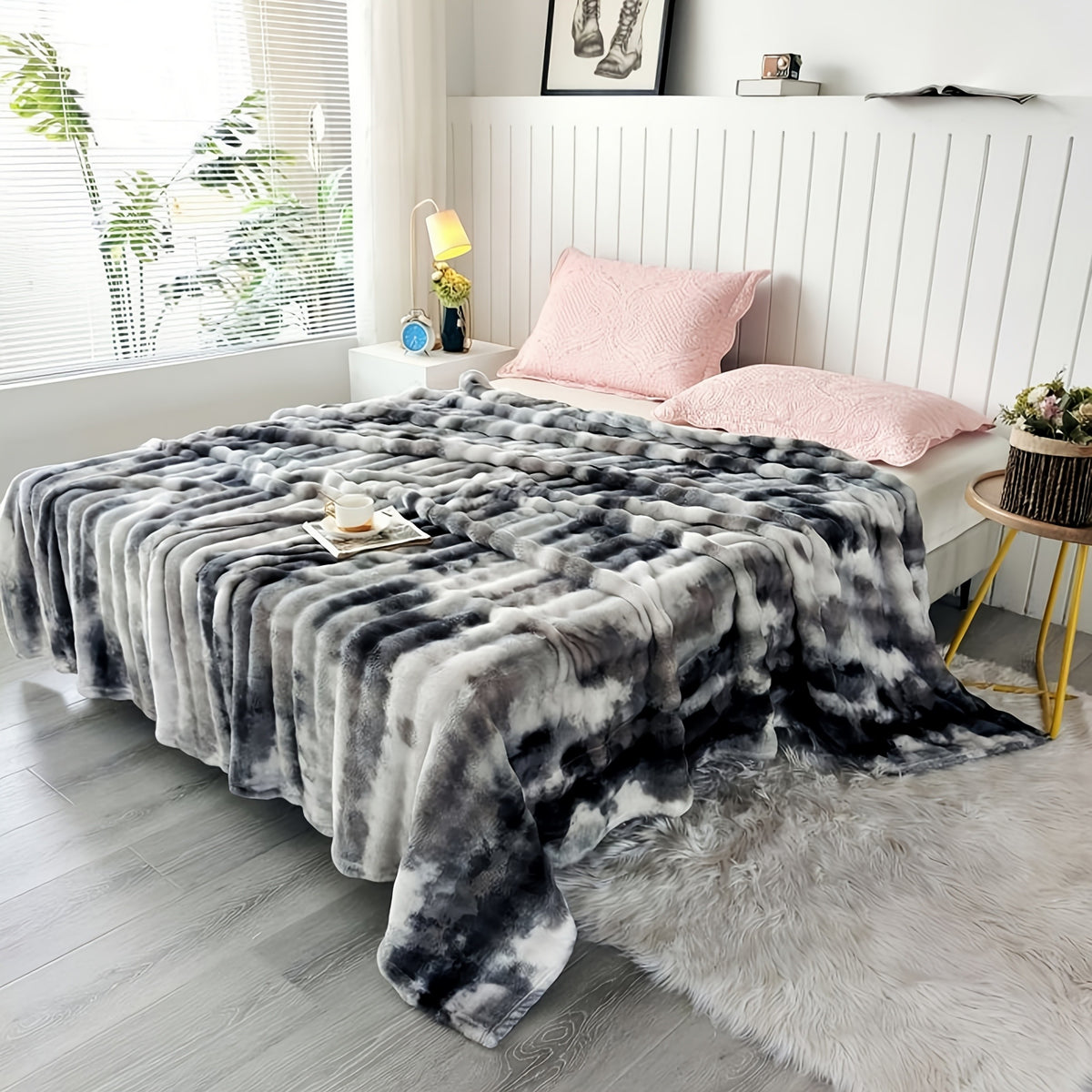 Soft & Warm Ultra-Soft Faux Rabbit Fur Tie-Dye Plush Throw Blanket - Reversible, Machine Washable for All Seasons, Perfect for Sofa, Bed, Living Room, Christmas,, 320GM Random Color