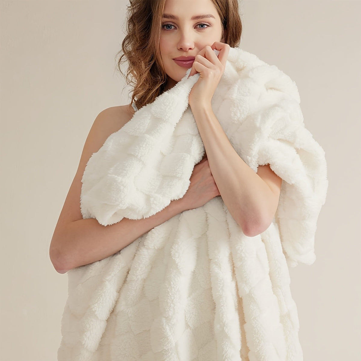 Checkered Fleece Throw Blanket, Soft Jacquard Microfiber Cover in Nine Colors and Three Sizes for Couch Lounging, Bedroom Layering and Cozy Holiday Gifts