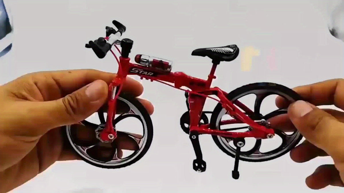 Miniature Mountain Bike Model, 1:8 Scale Foldable Alloy Bicycle in Red Yellow or Blue for Collector Displays, Office Desk Decor and Cycling Gifts