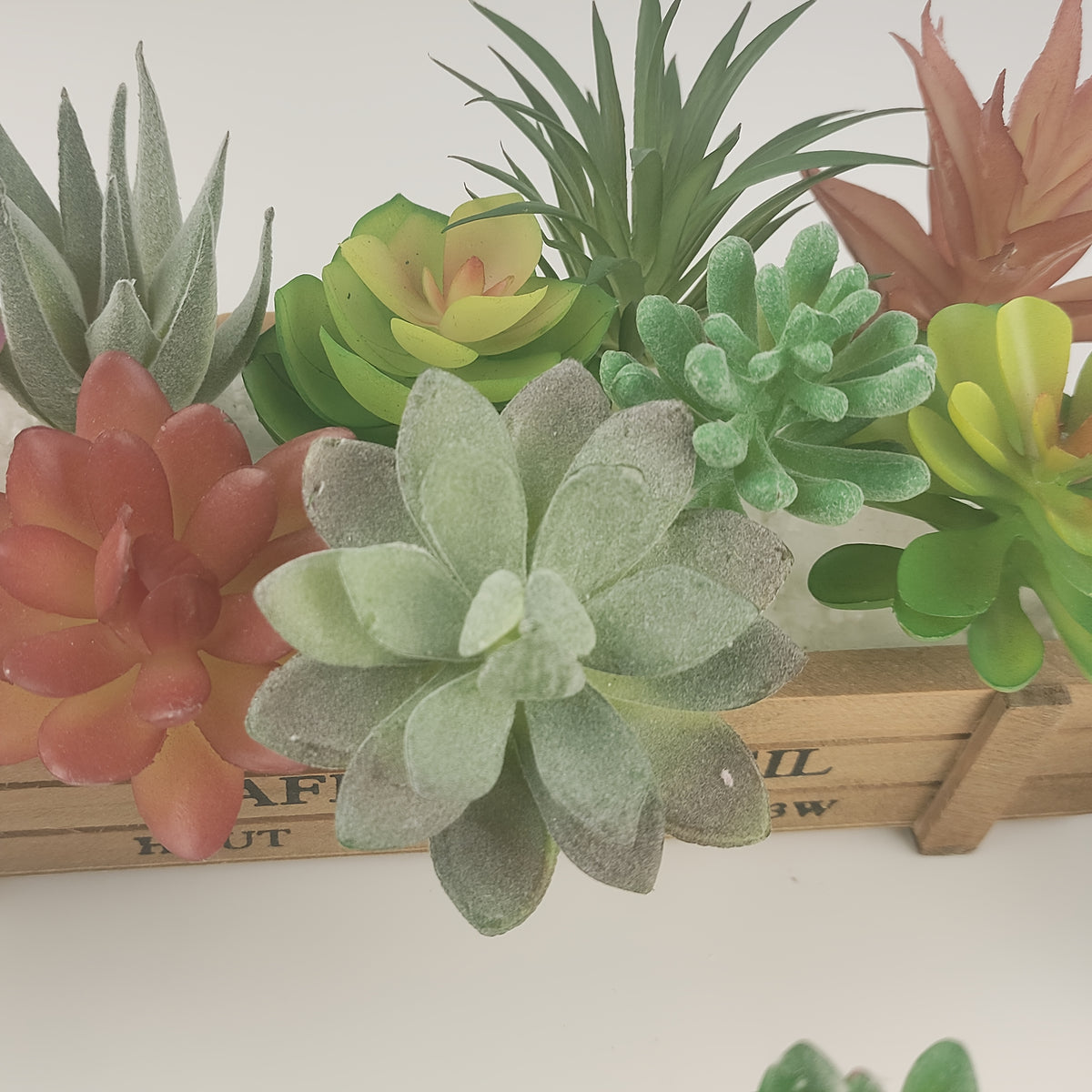 Artificial Succulent Picks, 20-Piece Random Assortment of Unpotted Faux Plants for DIY Arrangements, Shelf Displays and Indoor Home Decor