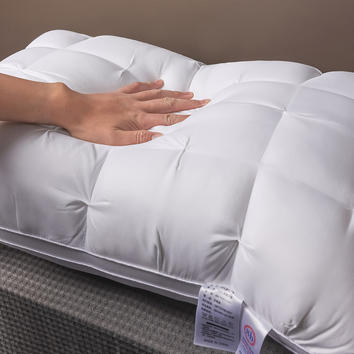 Buy 1 Get 1 Free, Total Of 2pcs Soft Luxury 5-Star Hotel Quality Pillow, 990g 20x30 Inches - Deep Sleep Neck Support, Non-Collapse High Pillow Core For All Seasons, Machine Washable, Perfect For Home Or Gifting